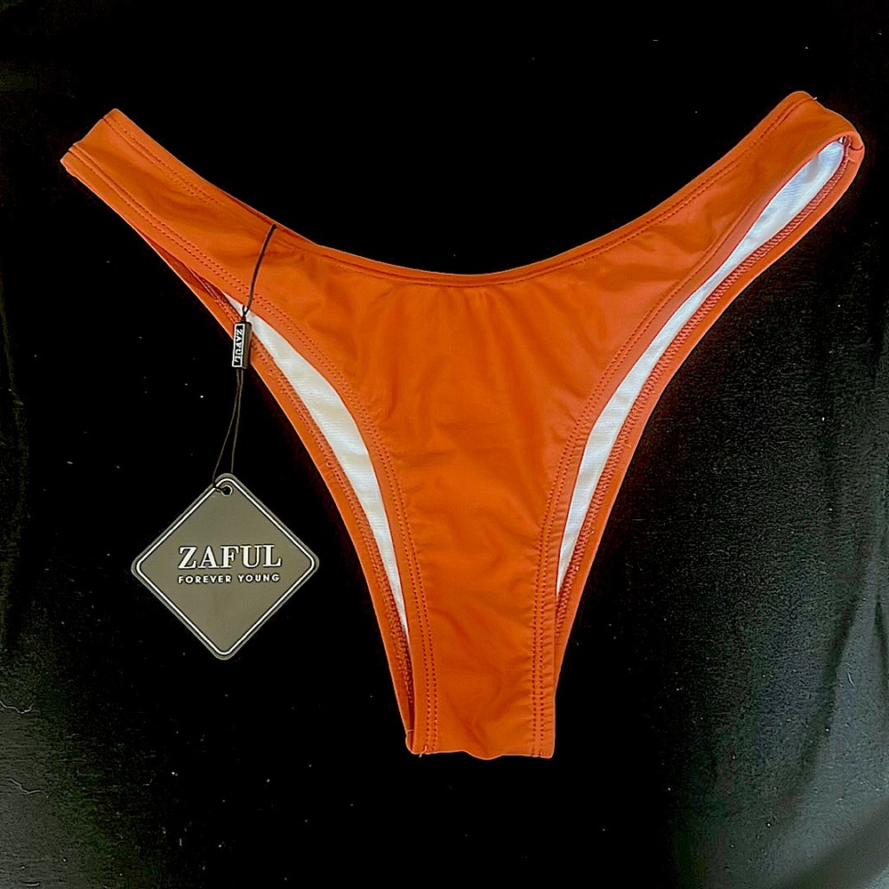 Rust color new with tags US size 6 bikini bottom